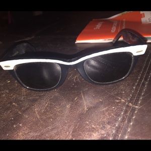 Ray Ban wayfarer W0524 sunglasses