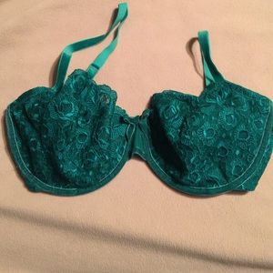 Victoria's Secret green lace bra 38DD