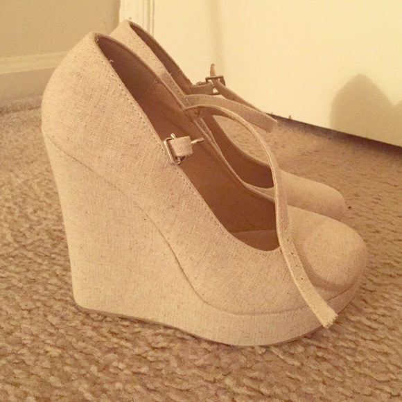 Wedge heels