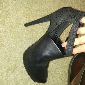 7.5 Jessica Simpson heels