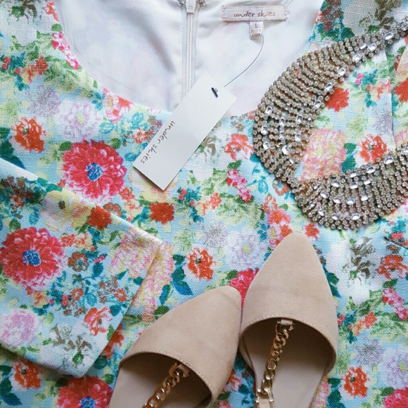 Gorgeous Floral Print Shift Dress