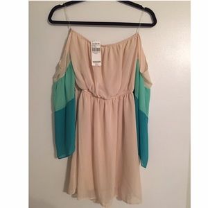 🎉PRICE DROP!🎉 NWT Buckle Dress