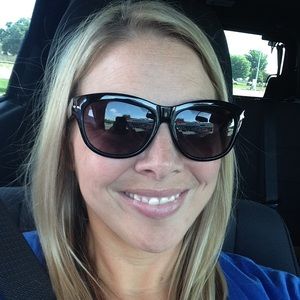 Meet your Posher, Dana