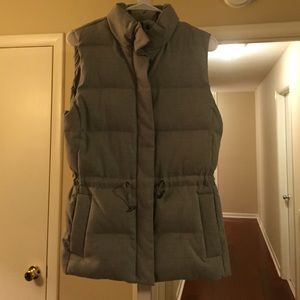 Size Medium Banana Republic Down Vest