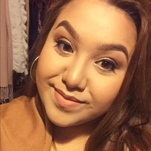 Meet your Posher, Jacqueline