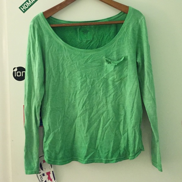 Green long sleeve casual shirt