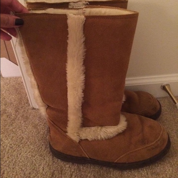 Uggs Sundance Style - Chestnut color
