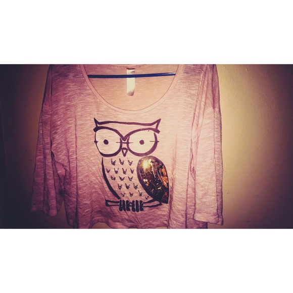 kinda like a crop top but a little longer.