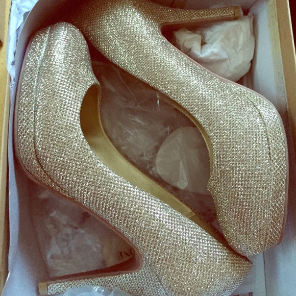 Gold/champagne glitter heels ✨ - Picture 1 of 3
