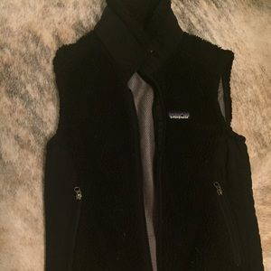 Women's black classic retro-x Patagonia vest