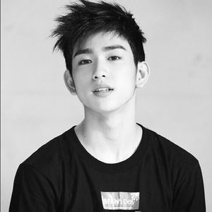 Meet your Posher, Iris