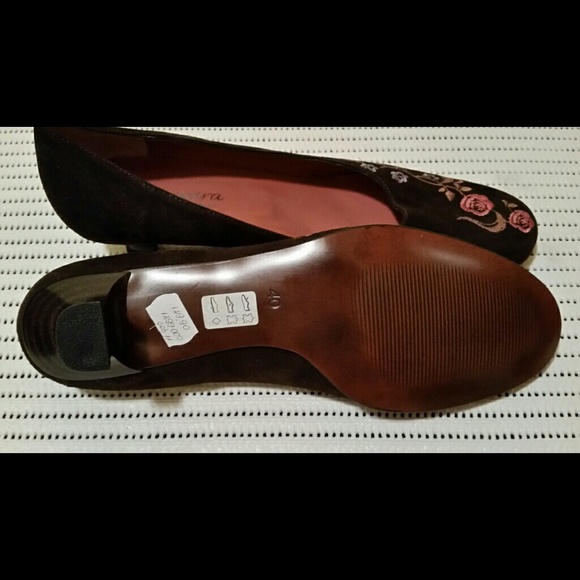 European brand shoes NWOT - Picture 3 of 4