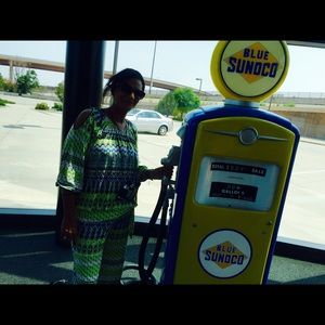 Meet your Posher, Demethra