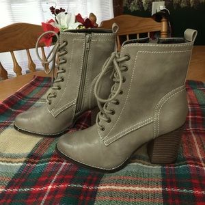 Women's boots