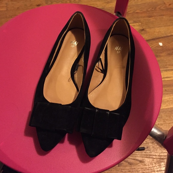 H&M black bow flats.