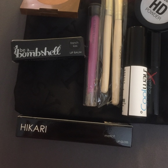 Makeup samples with bag - Picture 4 of 4