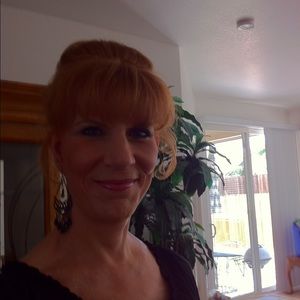 Meet your Posher, Carol