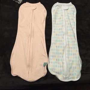 👶🏻set of 2 woombies!