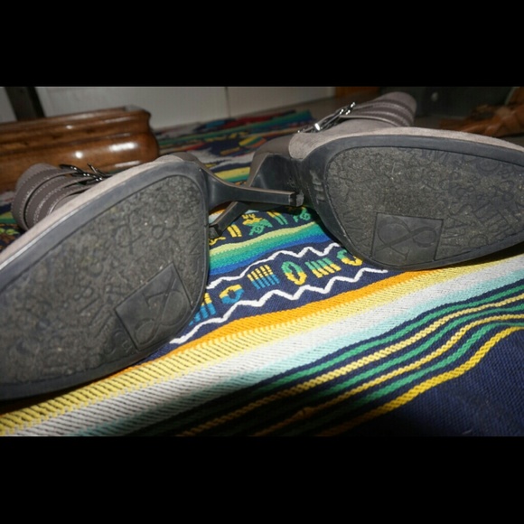 💰💰!SOLD!💰💰Grey Suede Heel Booties - Picture 2 of 2