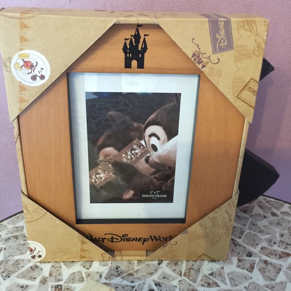 New wood Walt Disney photo frame!