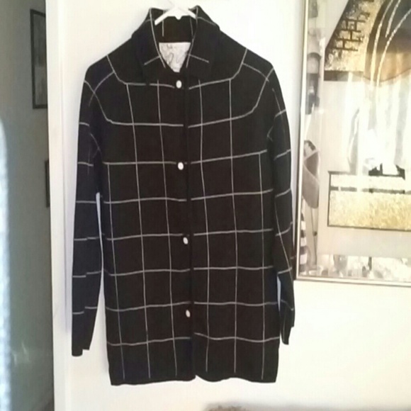 Nice sweater jacket - Picture 1 of 2