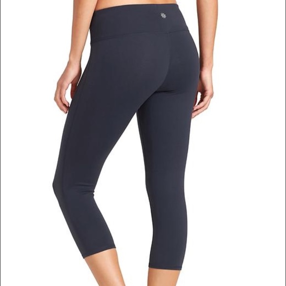 Athleta Capri black yoga pants