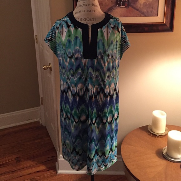 Shift dress, cap sleeves in blues and green