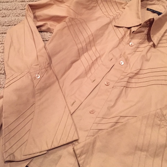 Woman's button down - Picture 3 of 4