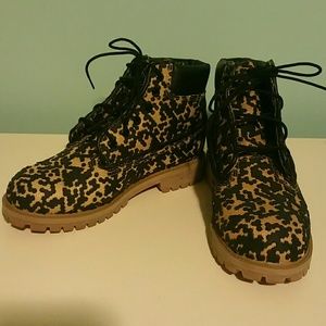 Timberland camo print combat boots