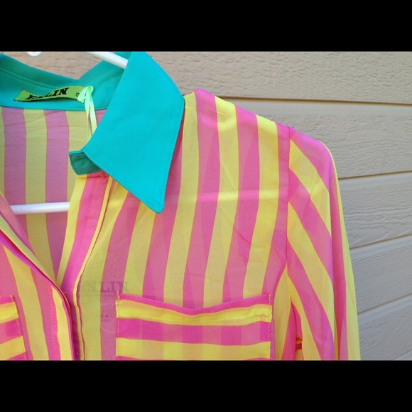 💘BOGO💘Long Sleeve Button Up collared top - Picture 2 of 3