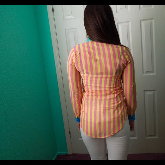 💘BOGO💘Long Sleeve Button Up collared top - Picture 3 of 3