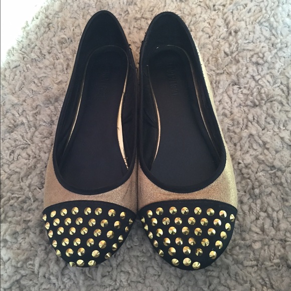 🔱Black and gold flats🔱