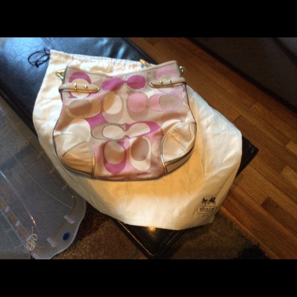 Pink and gold coach bag - Picture 1 of 7