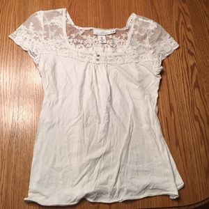 Lace shoulder short sleeve shirt