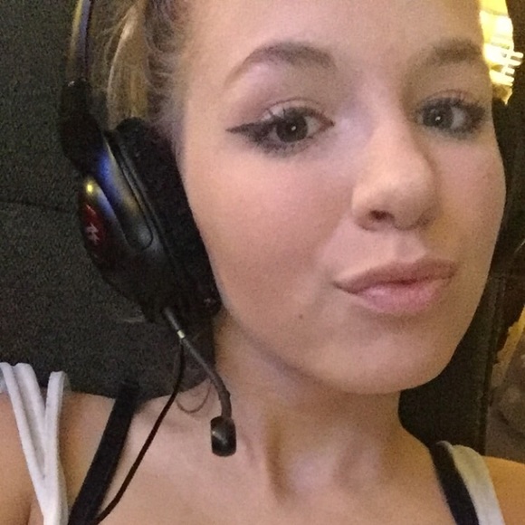 Meet your Posher, Lauryn - Picture 1 of 1