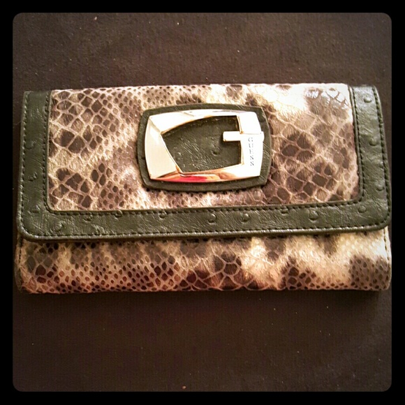 Guess Wallet