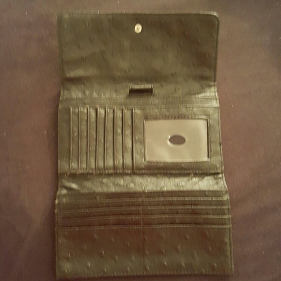 Guess Wallet - Picture 2 of 4