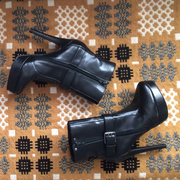 Charles David Black Booties