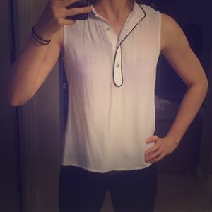 White sleeveless shirt