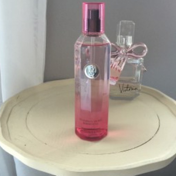 VS bombshell body mist