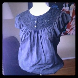 Adorable black top.