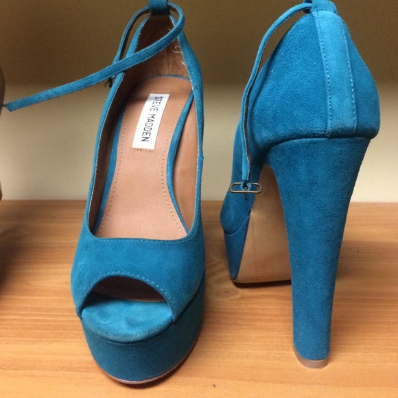 Steve Madden Platform peep toe heels