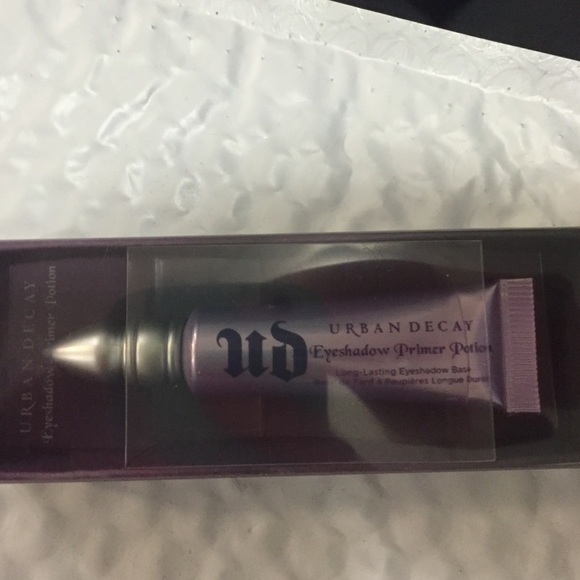 Urban Decay Eye Shadow Primer!