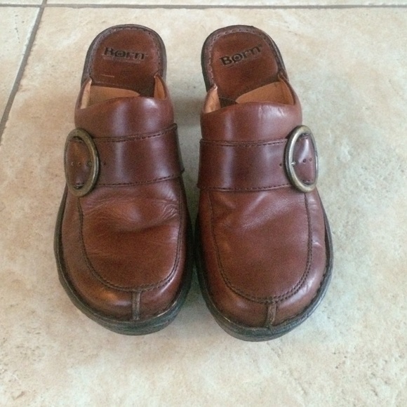 Women's size 8 Clogs.