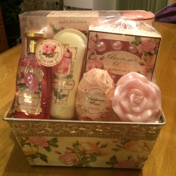 Passionée Rose Large Gift Set NWT🌹