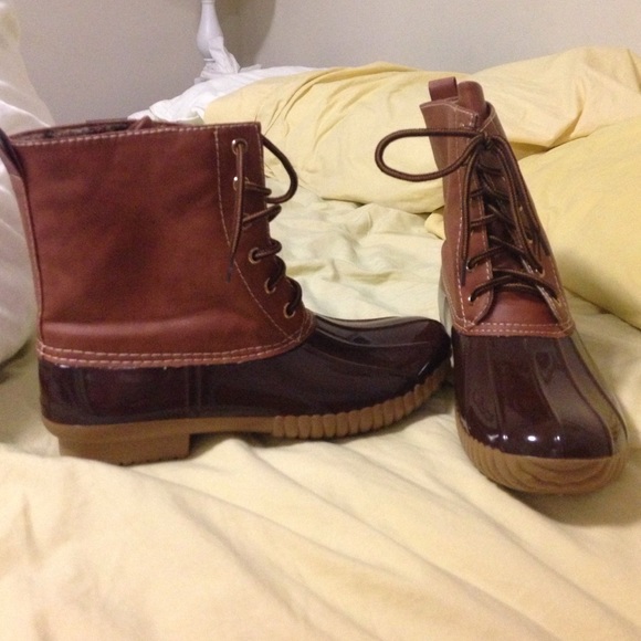 Duck boots