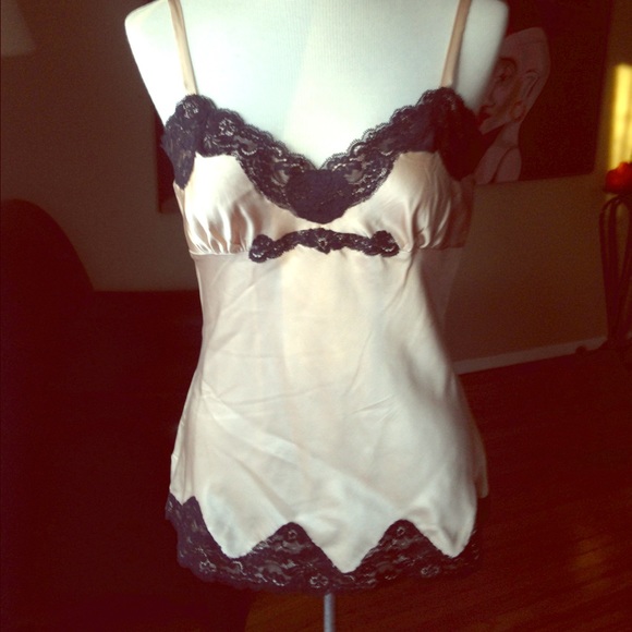 Adorable taupe cami top