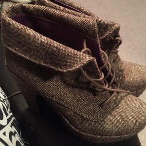 Super cute platform shoes