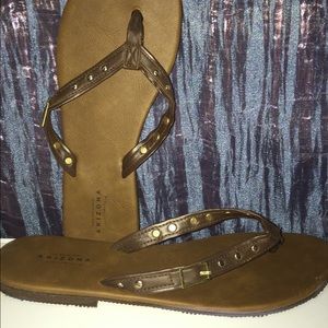 Buckled sandal flip flops