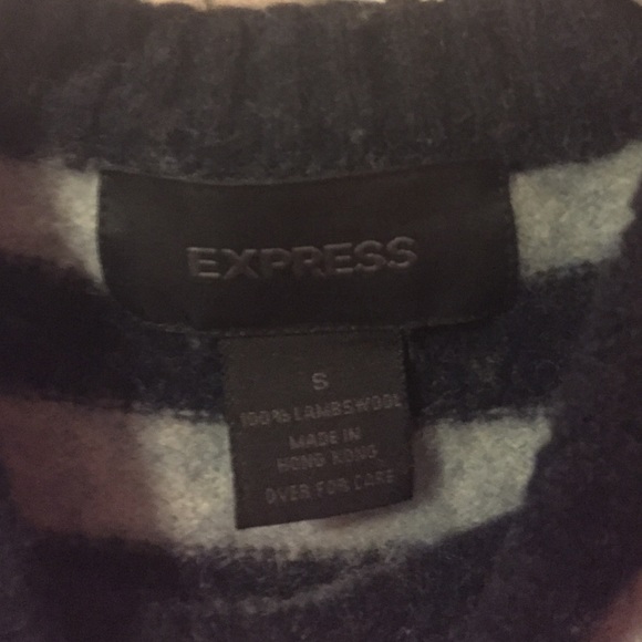 Express Sweater - Picture 2 of 3